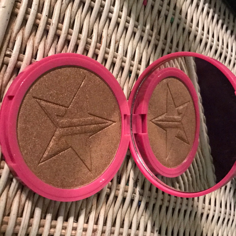 Jeffree star highlighter